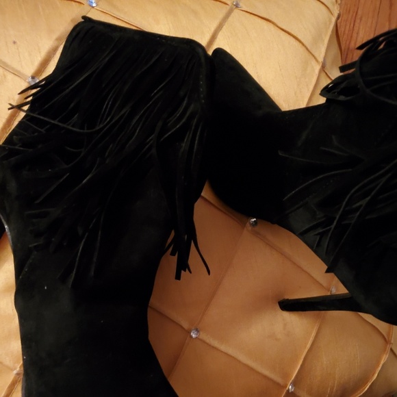 Black boots - Picture 1 of 2